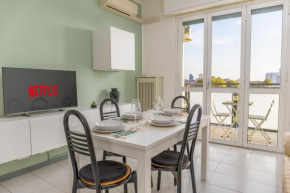 Easy Parking - 5 Min to Metro - Balcony - Quiet